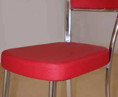 Кожаные стулья «Альфа», стол «КСР»